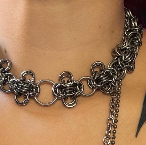 ⛓️RHYSIDA⛓️ 🪞AVALON🪞 ⚔️CECILY⚔️ Fully stainless steel chainmaille (rust + tarnish proof) 🗝️Available in four sizes or custom to your size! 🗝️Worldwide śhìpping 🌎 🚢 X X X X X X X X X X X X #chainmailchoker #chainmaillenecklaces #chainmaillenecklace #chainmaille #necklace #chainmaillechoker #choker #necklaceforher #necklaceforthem #necklaceforhim #chainmailnecklace #giftideas #giftforhim #giftshopping #giftsforher #giftsforfriends #renfairecostume #renfaire #handmadejewelry #alternativeje... Chain Maille Patterns, Chain Maille Necklace, Chainmaille Earrings, Medieval Crafts, Chainmaille Necklace, Chainmail Necklace, Jewelry Goth, Chainmaille Jewelry, Chainmail Jewelry