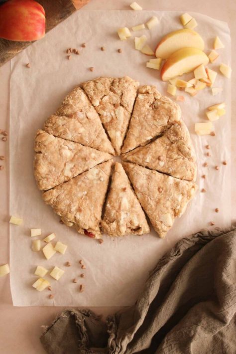 Sourdough Apple Cinnamon Scones - Lo's Kitchen Sourdough Maple Pecan Scones, Sourdough Maple Scones, Apple Sourdough, Apple Cinnamon Scones, Sourdough Scones, Sourdough Apple, Strawberry Scones, Cinnamon Apple Pie, Cinnamon Scones