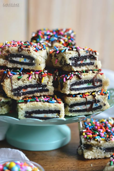 Funfetti Oreo Sugar Cookie Bars #fbcookieswap - bethcakes Funfetti Oreo, Oreo Birthday Cake, Chocolate Peppermint Cookies, Happy Friday Friends, Sugar Cookie Bars, Cranberry Cookies, Cream Butter, Peppermint Cookies, Cookie Swap