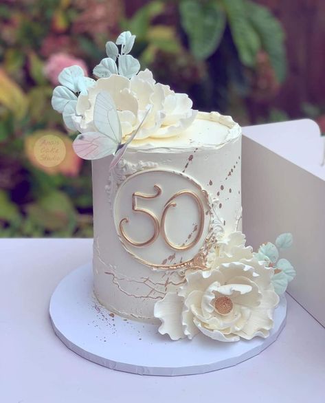 Birthday Cake For Women Unique, Cakes Birthday Aesthetic, 50th Birthday Cake For Mom, 60th Birthday Cake For Mom, 50th Birthday Cake Designs, 50th Birthday Cake For Women, Birthday Cake For Women Elegant, Birthday Cake For Women, Cake For Women