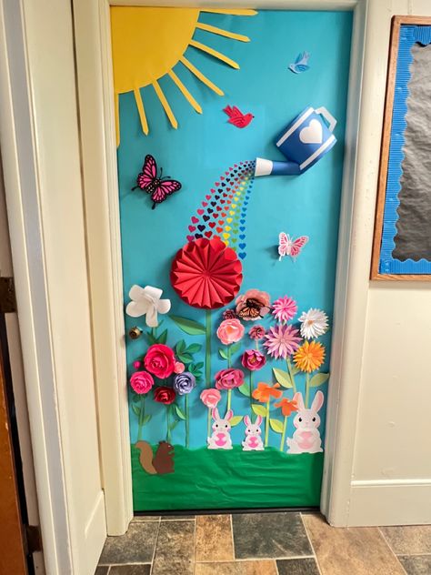 Spring Day Classroom Decor, Flower Decorations For Classroom, Spring Decoration Preschool, Spring Decoration For School, Spring Wall Display Preschool, Spring Decorations Kindergarten Ideas, Flower Garden Classroom Door, Spring Door Designs Classroom, Door Spring Decorations Classroom