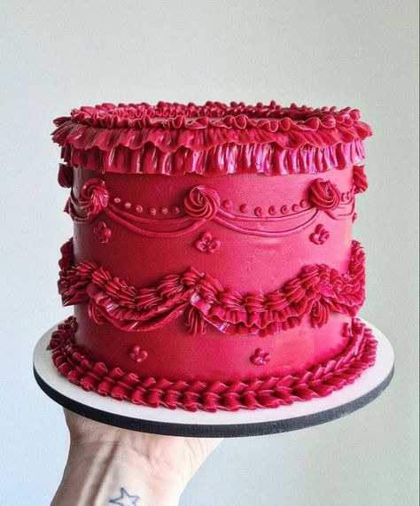 Viva Magenta Accessories, Viva Magenta Cake, Trending Cakes 2023, Magenta Birthday Cake, Magenta Cupcakes, Pantone Color Of The Year 2023, Fuschia Cake, Magenta Wedding Cake, Magenta Food