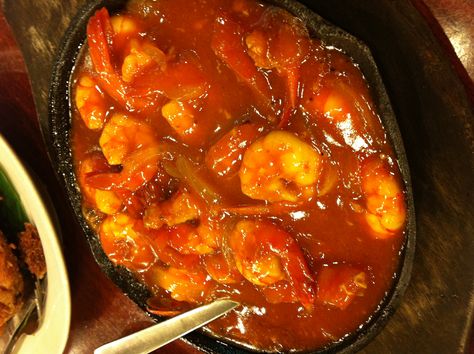 Sizzling Shrimp Gambas! 🍤 A must try Filipino dish appetizer/main course. Yummmmey! 😊 FYI: Gambas means "prawns" in spanish. 👍💡 Shrimp Gambas, Sizzling Shrimp, Food Monster, Prawn Dishes, Filipino Dish, Filipino Dishes, Filipino Recipes, In Spanish, Food Styling