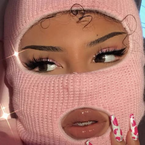 Nike Sweats Outfit, Ski Outfits For Women, Outfit Ideas Streetwear, Wallpaper Minimal, Face Mask Aesthetic, Thug Girl, Mask Aesthetic, Flipagram Instagram, Boujee Aesthetic