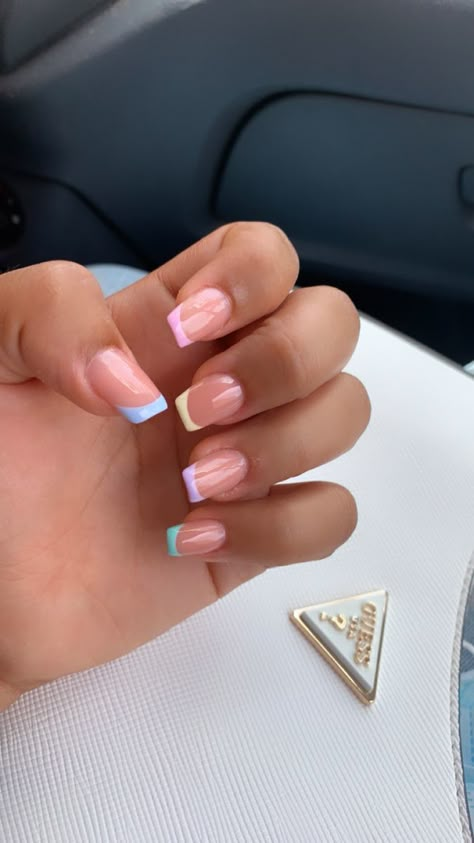 Nail Inspo Spring Square, Spring Acrylic Nail Designs Square, March Nail Inspo Square, Biab Nail Design Pink, Biab Nails Coloured Tips, Square Nails Ideas Spring, Simple Spring French Tip Nails, Holiday Acrylics Summer, Square Nails Back To School