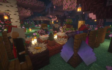 #minecraft #wedding Minecraft Marriage Builds, Wedding Venue Minecraft, Minecraft Wedding Build, Minecraft Wedding, Dinner Table Minecraft, Minecraft Music, Jill Valentine, Minecraft Houses, Minecraft