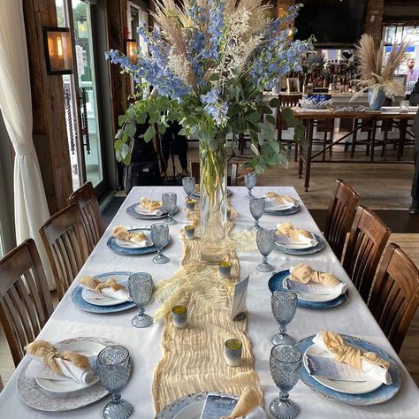 Blue Pampas Wedding, Mint Powder, Blue Hydrangea Centerpieces, Wedding Boho Chic, White Delphinium, Wow Wedding, Powder Blue Wedding, Grass Centerpiece, Pampas Wedding