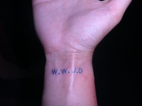 Meaningful Tattoo Nani Tattoo, Wwjd Tattoo, Christian Tats, Tattoo Back, Back Of Hand, Meaningful Tattoo, Cute Tiny Tattoos, Hand Images, Back Tattoos