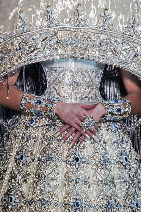 Womens Wear Daily, Guo Pei, Couture Embroidery, Couture Details, Spring 2017, Couture Collection, Fashion Details, A Dress, Couture Fashion