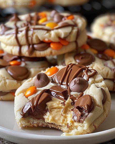 Gooey Reese's Cheesecake Cookies - A Decadent Treat! - Recipes By Clare Spaghetti Spinach, Reeses Cheesecake, Cheesecake Cookies Recipes, Peanut Butter Cheesecake, Cheesecake Cookies, Köstliche Desserts, Breakfast Dessert, Best Recipe, Cream Sauce