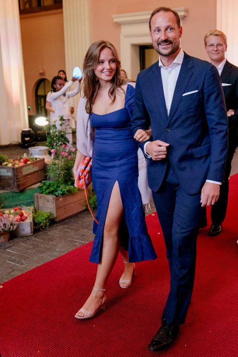 Princess Ingrid Alexandra, Famous Celebrity Couples, Norwegian Royalty, Ingrid Alexandra, Royal Portraits, Spanish Royal Family, Royal Princess, Royal House, Royal Families