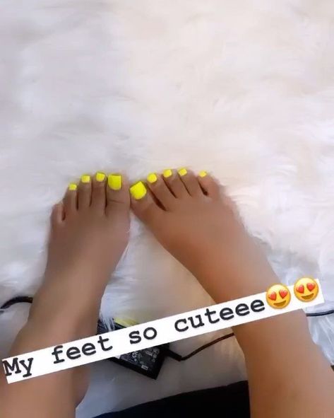 Yellow Toes, Gel Toe Nails, Acrylic Toe Nails, Acrylic Toes, Toe Nail Color, Pretty Toe Nails, Cute Toe Nails, Claw Nails, Short Square Acrylic Nails