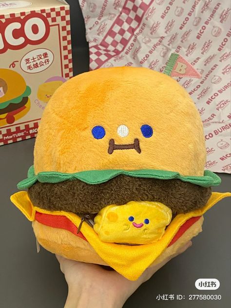 xiaohongshu rico burger cartoon character plush plushie collectable figure figurine Plushie Icon, Food Animal Plushies, Dumpling Plush, Yummy World Plush, Cute Hamburger, Burger Plush, Burger Cartoon, Food Plushies, Pop Mart