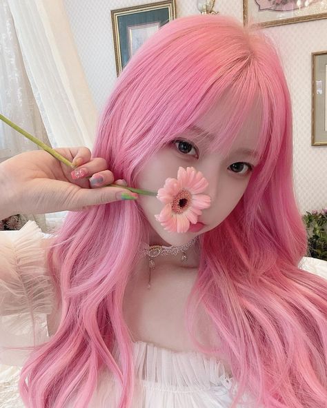 Pink Hair Girl, Light Pink Hair, Girl With Pink Hair, Peach Hair, Candy Hair, Dyed Hair Inspiration, Hair Icon, Hair Color For Women, Hair Color Pink