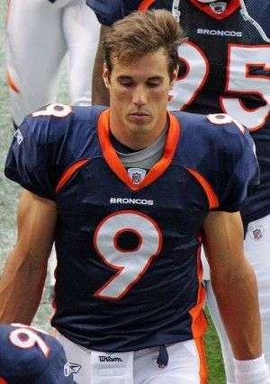 brady quinn Hot Football Players Nfl, Hot Football Players, Brady Quinn, Denver Broncos Players, Broncos Players, Christian Athletes, Robert Griffin Iii, Nfl Broncos, Cute Football Players