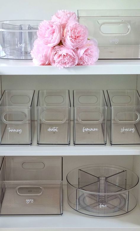 Apartment Necessities, College Bathroom, Bathroom Organizing, Sink Organization, Dorm Bathroom, Organised Home, Bathroom Storage Ideas, House Organisation, Linen Closet Organization