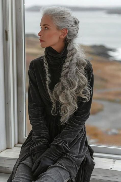 Long Gray Hair Over 50, Long Grey Hair, Long Hair Older Women, Long Silver Hair, Hair Color Guide, Silver Haired Beauties, Mens Summer Hairstyles, Going Grey, Gorgeous Gray Hair