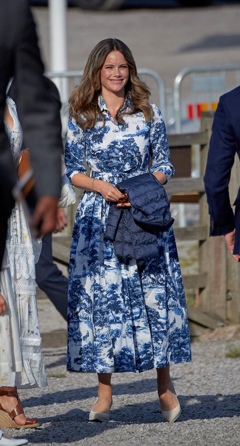 Princess Sofia Dress, Royalty Style, Sofia Of Sweden, Sweden Style, 43rd Birthday, Sofia Hellqvist, Swedish Royal Family, Regal Style, Queen Sophia