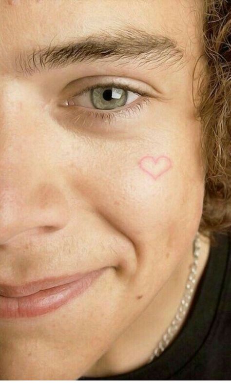 Harry Styles Eyes, Harry Styles Drawing, Eyes Images, Harry Styles Smile, Eye Close Up, Harry 1d, Harry Styles Aesthetic, Harry Styles Cute, Harry Styles Wallpaper