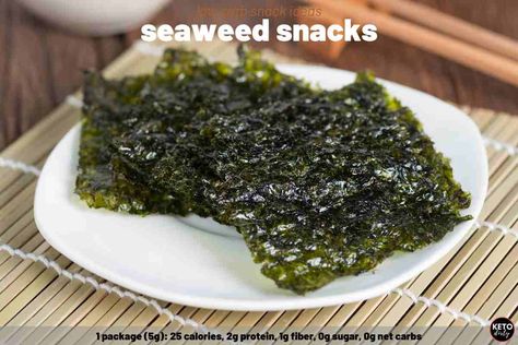 seaweed nori low carb snack idea Vegan Crab Cakes, Makanan Rendah Kalori, Crispy Seaweed, Edible Seaweed, Vegan Crab, Easy Low Carb Snacks, Seaweed Snacks, Low Carb Snacks, Crab Cakes