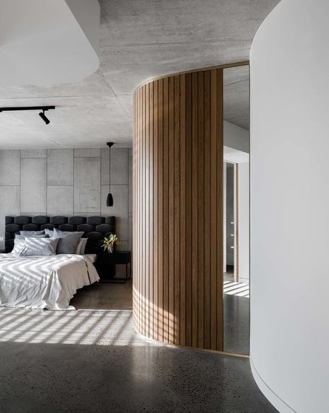 Bedroom Architecture, Design Hall, Curved Wall, Australian Interior Design, Est Living, Interior Design Awards, Curved Walls, Architect House, Wall Cladding