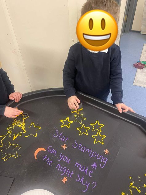 Space Theme Eyfs Activities, Space Tough Tray Ideas, Day And Night Eyfs Activities, Tuff Tray Ideas Space, Eid Toddler Activities, Dream Activities For Kids, Day And Night Eyfs, Eyfs Activities 2-3, Twinkle Twinkle Little Star Eyfs Activities