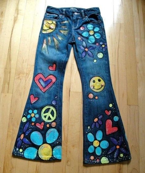 Flower Power Party, Flower Child Hippie, Hippie Birthday Party, Hippie Jeans, Flower Power Hippie, Hippie Birthday, Hippie Party, Estilo Hippy, Mode Hippie