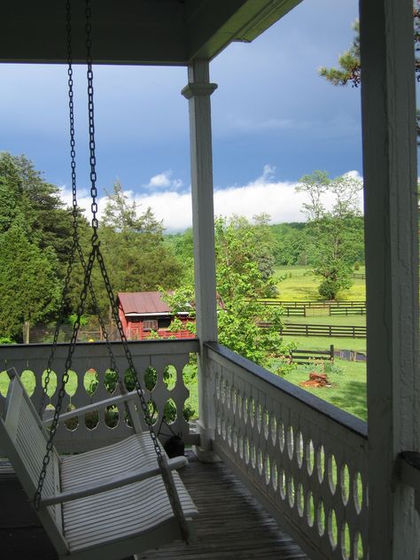 Front porch Porch Swing Aesthetic, Front Porch Aesthetic, Old Farmhouse Porch, Porch Aesthetic, Southern Front Porch, Old Porch, Miley Stewart Summer, Southern Porch, Country Front Porches