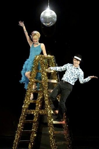 Sharpay & Ryan singing Bop to the top Bop To The Top, High School Musical Costumes, Lucas Grabeel, Ryan Evans, High School Music, High School Musical 3, Troy Bolton, Old Disney Channel, Disney High Schools