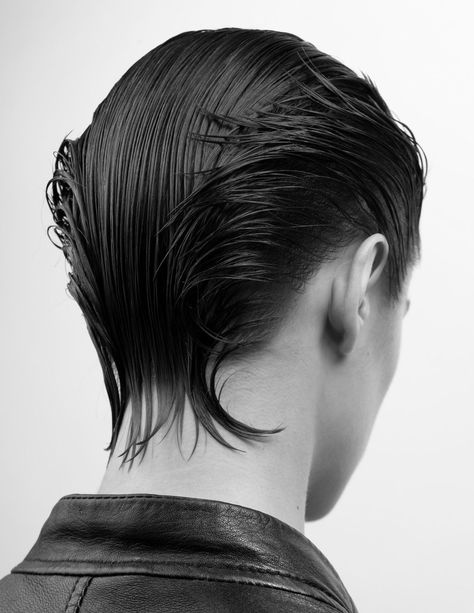 White Photo, A Black, The Back, Black Hair, Short Hair, Editorial, Black And White, Tumblr, Hair