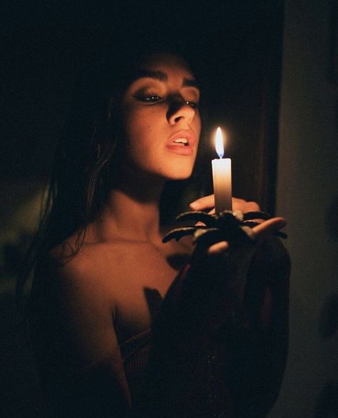 Candle Photoshoot, Photography Set Up, Halloween Photoshoot, Shooting Photo, Dark Photography, Creative Portraits, People Photography, Birthday Photoshoot, Photography Women