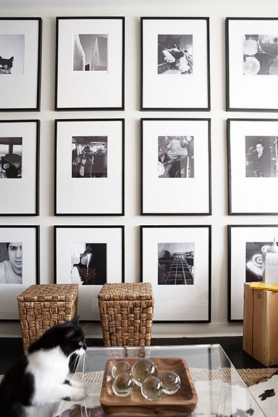 I don't want to brag or anything, but we are pretty much experts in the subject of purchasing black and white frames. We use them ALL. THE. TIME. You just can't go wrong with the strong contrast of a Photo Gallery Wall Layout, Gallery Wall Layout, Photo Wall Gallery, Black And White Frames, Wall Gallery, Inspiration Wall, Wall Display, 인테리어 디자인, Picture Wall