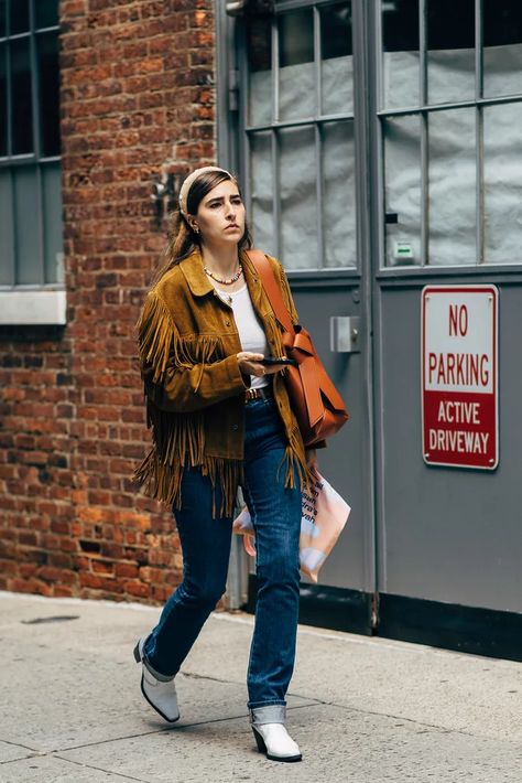 How to Wear a Fringe Jacket For Women 2019 | POPSUGAR Fashion Fringe Jacket Outfit, Fringed Jacket, Jeans Western, Denim Street Style, New York Fashion Week Street Style, Nyfw Street Style, Popsugar Fashion, Jacket Outfit, Fringe Jacket