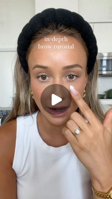 Aurora Lovestrand on Instagram: "this one’s for you if you want super natural looking brows that are clean and defined! 🤍

pro tip- in the extra sparse areas if after filling in with a pencil it still doesn’t look “full” enough or cohesive with the rest of your brows, you may want to try a brow pen to mimic hair strokes or even a brow powder to make the area more opaque 

I used the @kelleybakerbrows blonde brow pencil, brow highlight and @anastasiabeverlyhills brow freeze 

#browtutorial #makeuplesson #browshaping #eyebrowtutorial" Blond Brows Makeup, How To Fill In Brows, Aurora Lovestrand, Blonde Brows, Brow Freeze, Brow Soap, Powder Brows, Brow Tutorial, Eyeshadow Tips