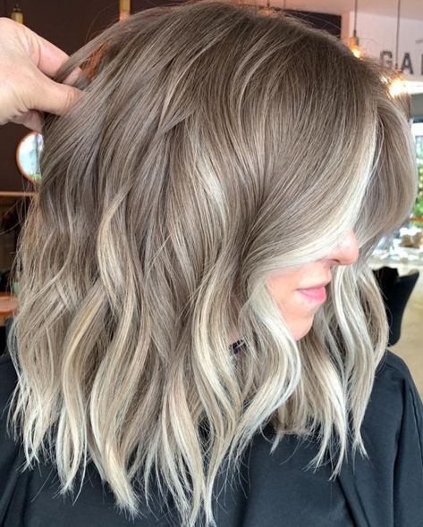 Hoc Summer, Dark Ash Blonde Hair, Ash Blonde Hair Dye, Ashy Blonde Hair, Cool Ash Blonde, Ashy Hair, Natural Brown Hair, Money Pieces, Ash Blonde Hair Colour