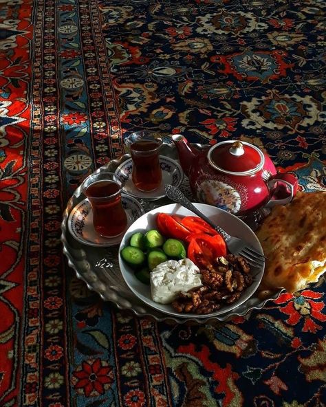 Minilastic Aesthetic, Persian Tea Aesthetic, Iranian Aesthetic, Arab Food, Persian Decor, Iran Food, Small Couch, Iranian Food, Arab Culture