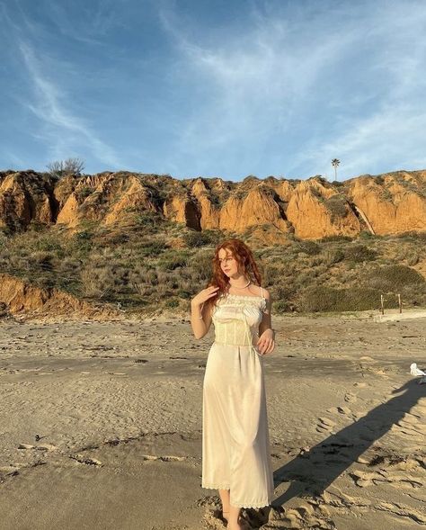 Faith Collins, Red Hair Freckles, Lily Evans, Auburn Hair, Redhead Girl, Music Mix, Photography Inspo, Auburn, Formal Wear