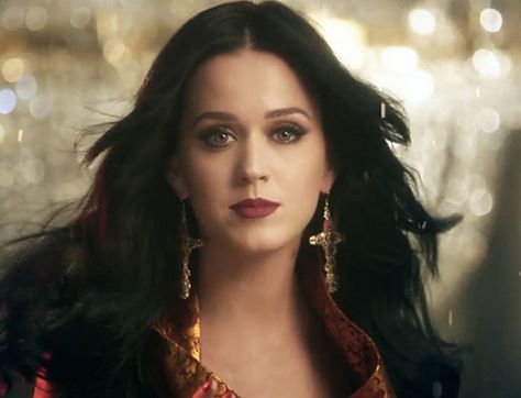 Katy Perry, Unconditionally music video Unconditionally Katy Perry, Katy Perry Unconditionally, Katy Perry Music, Discover New Music, Fairytale Fashion, Orlando Bloom, How To Be Likeable, Shakira, Video Clips