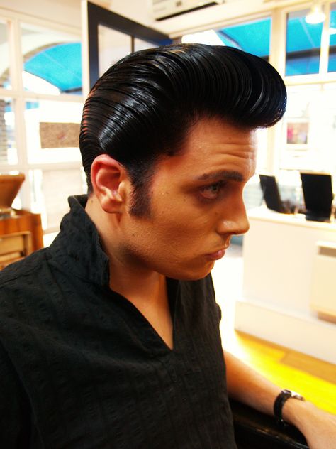 ducktail Ducktail Haircut, Greaser Hair, Pompadour Men, Tail Hairstyle, Grease Hairstyles, 50s Hairstyles, Pompadour Hairstyle, Rockabilly Hair, Classic Hairstyles