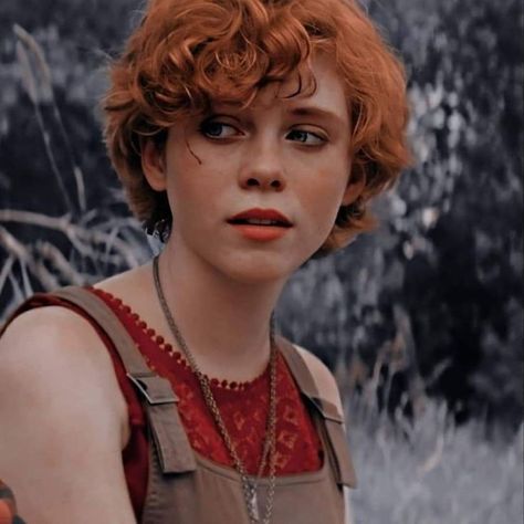 It Aesthetic, Beverly Marsh, Queen Sophia, Sophia Lillis, Losers Club, Hairstyle Inspo, Gcse Art, Aesthetic Icon, Dream Hair