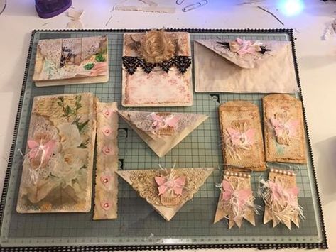 My little craftie corner Diy Ephemera, Loaded Pockets, Shabi Chic, Ephemera Diy, Journal Clusters, Shabby Chic Journal, Journal Pockets, Scrapbook Embellishments Diy, Journal Elements