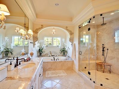 Modern Luxury Bathroom Design Master Bath, Mediterranean Mansion, Modern Luxury Bathroom, Luxury Master Bathrooms, Large Bathroom, Mansion Interior, Bathroom Design Luxury, Dream Bathrooms, Luxury Homes Dream Houses