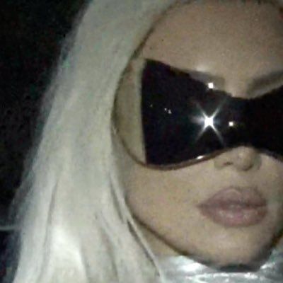 Kim K Blonde, Kim Kardashian 2000's, Kim Kardashian Sunglasses, Catty Noir, Kim Kardashian West, Punk Aesthetic, Female Celebrities, Futuristic Fashion, Kim K