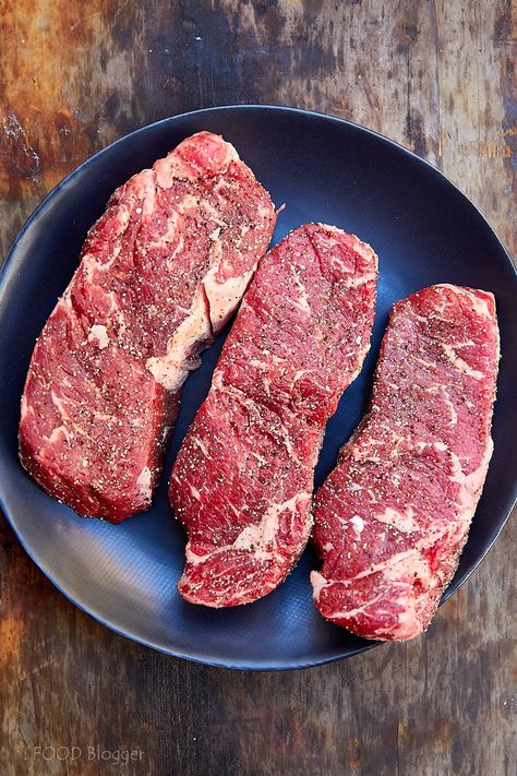 Stove Top Steak, Steak On Stove, Good Steak Recipes, Cook Steak, Cooking The Perfect Steak, Easy Steak Recipes, Best Food Photography, Easy Steak, Grilled Steak Recipes