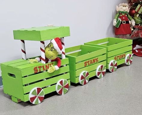 Grinch Crafts, Grinch Decorations, Diy Candy Land, Grinch Christmas Party, Candy Land Christmas Door, Candy Land Christmas Decorations, Candy Land Christmas Tree, Christmas Yard Decorations, Christmas Centerpieces Diy