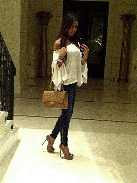 Jennifer Stano, 00’s Fashion, 2010 Outfits, Mirror Pics, Student Discounts, Date Outfits, 4 Months, The Deal, 2000s Fashion