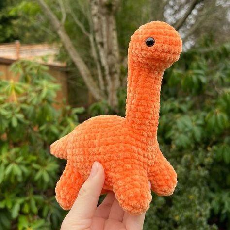 Amigurumi Dinosaur, Yarn Animals, Chunky Yarn Crochet, Orange Craft, Easy Crochet Animals, Crochet Dinosaur, Crochet Dragon, Crochet Business, Rainbow Crochet