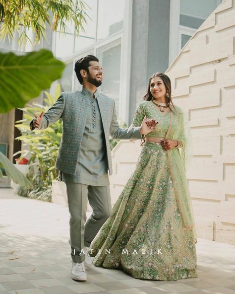 Wedding Trends That Grooms Of 2023 Will Go Gaga Over! - ShaadiWish Engagement Outfits Indian, Indian Engagement Outfit, Groom Indian Wedding Outfits, Indian Reception Outfit, Engagement Dress For Groom, Wedding Matching Outfits, Wedding Guest Outfit Inspiration, Engagement Dress For Bride, Reception Outfits