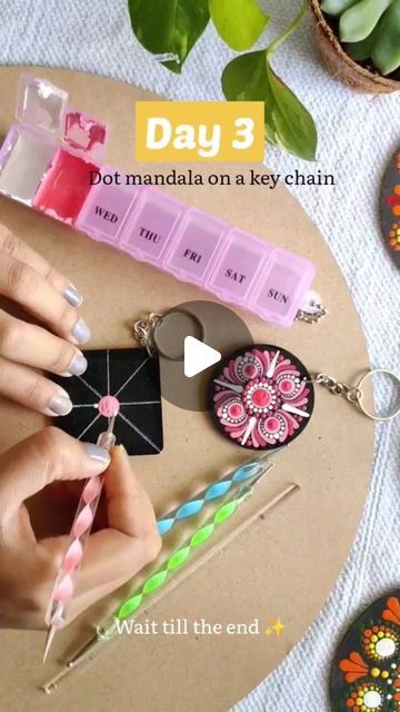 Lippan Art Keychain, Mini Mandala Art, Mini Mandala, Lippan Art, Peacock Painting, Dark Art Drawings, Mandala Painting, Art Workshop, Diy Keychain