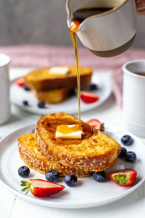 Challah French Toast Fried French Toast Recipe, French Toast Recipe Casserole, Recipe With Heavy Cream, Casserole French Toast, Challah French Toast Recipe, Toast Bar, Recipe Casserole, Leftover Milk, Breaking Fast